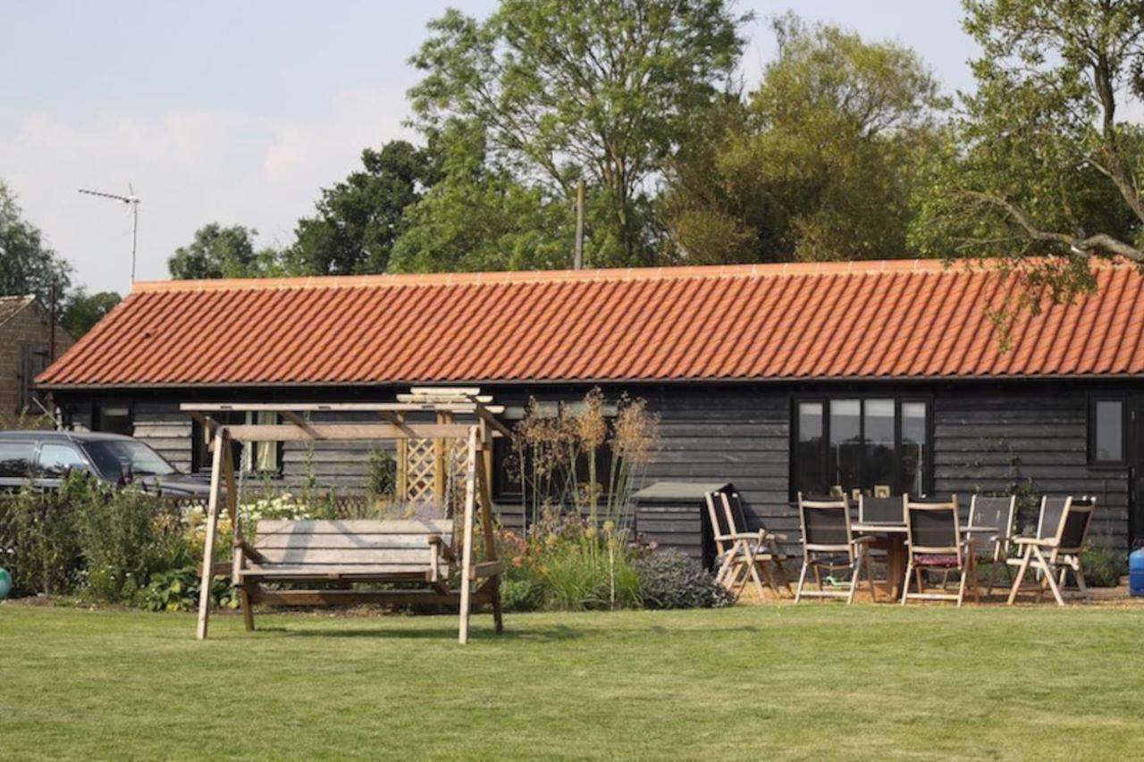 Ferienwohnung Priory Farm Barn Eye  Exterior foto